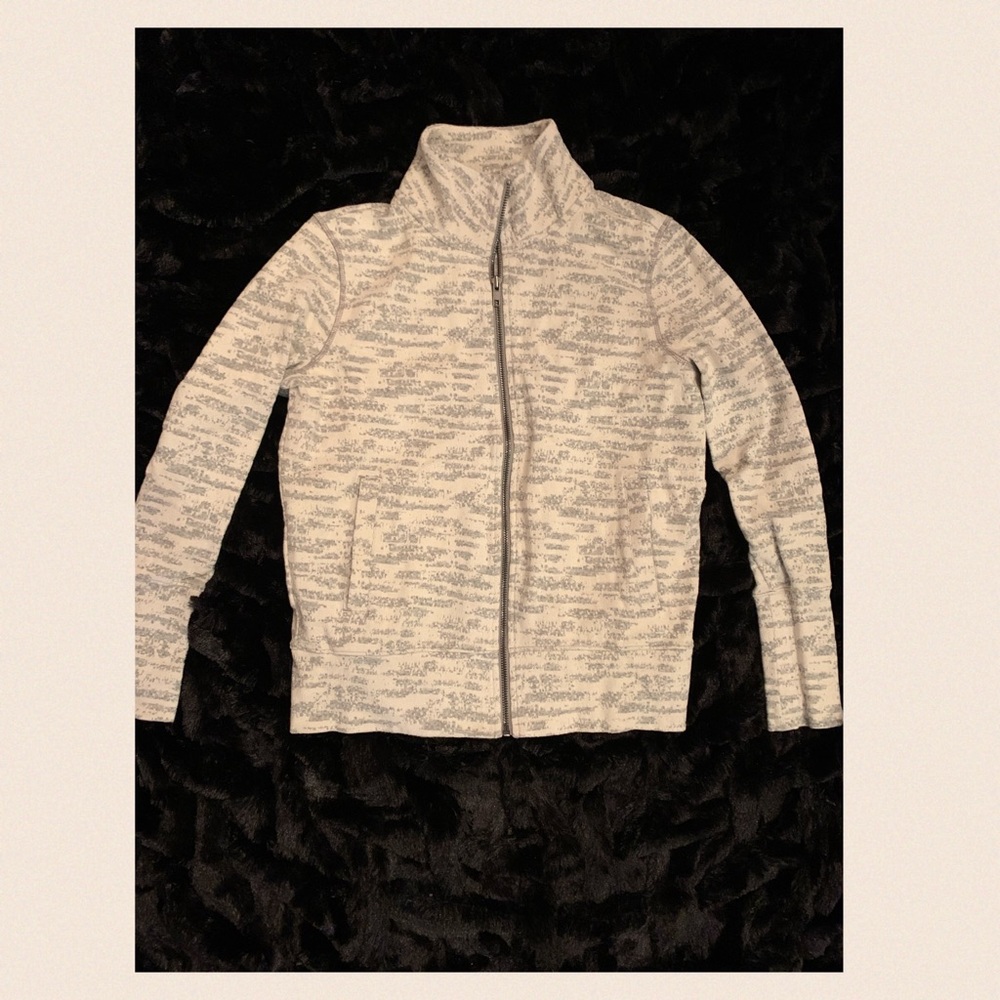 ZYIA Jacket - Zip Up - Pockets - Never Worn - Size Medium